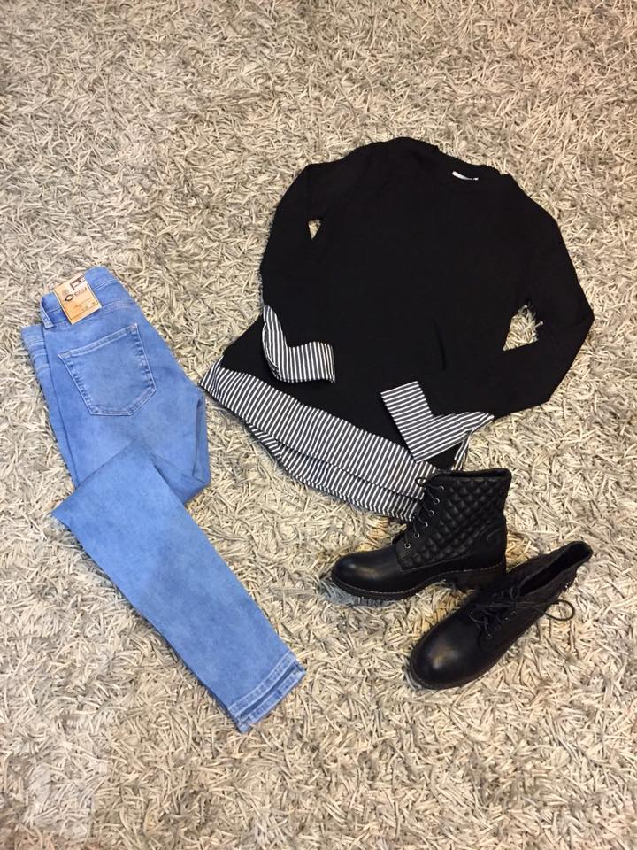 STYLE DES TAGES: Bluse, Jeans und Stiefel für Damen