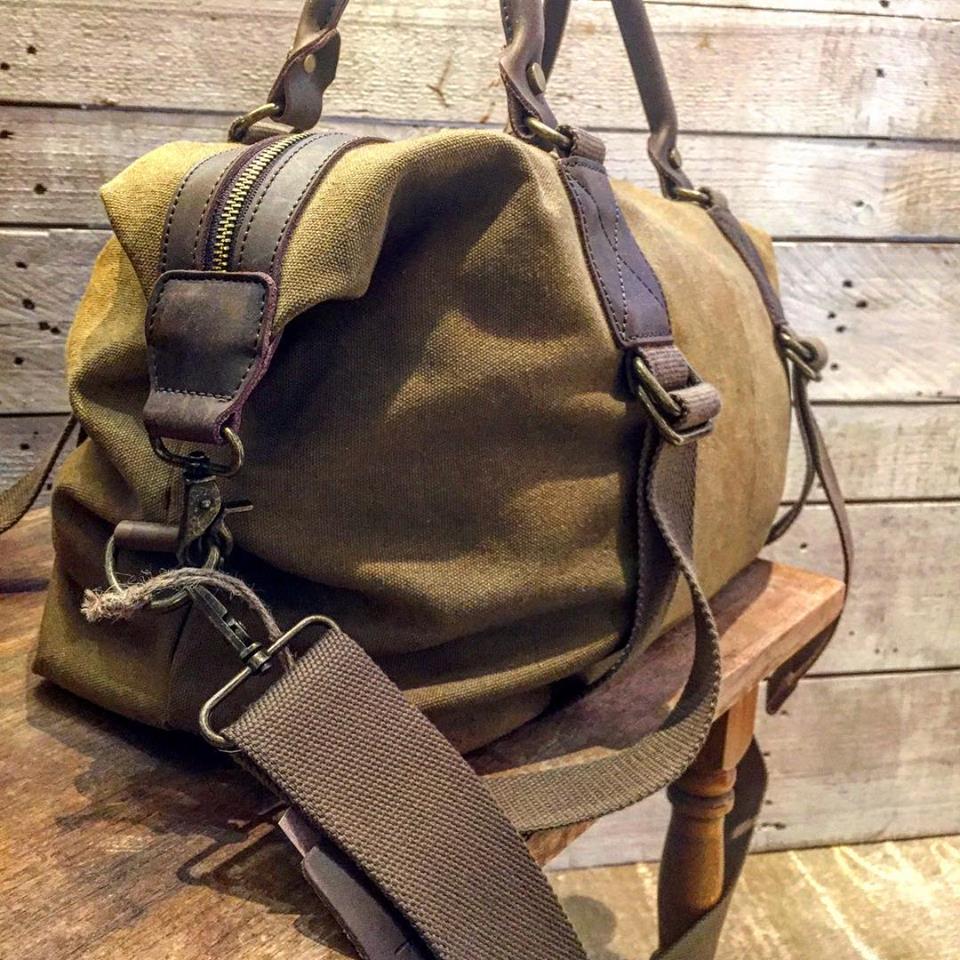 Freizeit- und Reisetaschen bei uns im UNiKAT Store Karlsruhe