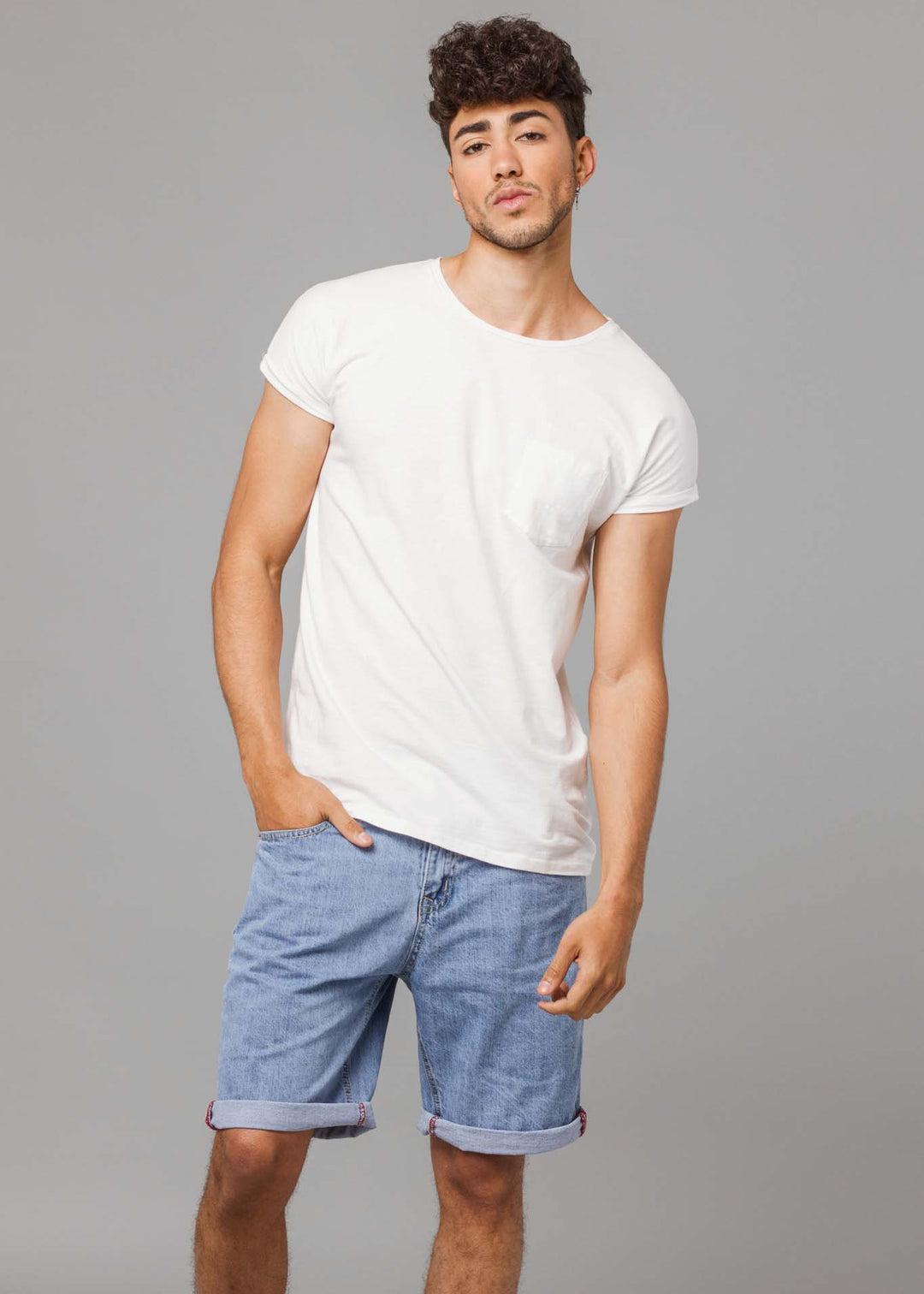 Jeans- oder Chinoshorts für Herren