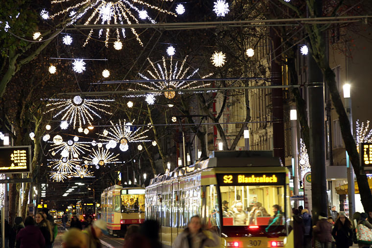 Kostenlos Bus und Bahn fahren an den Adventssamstagen